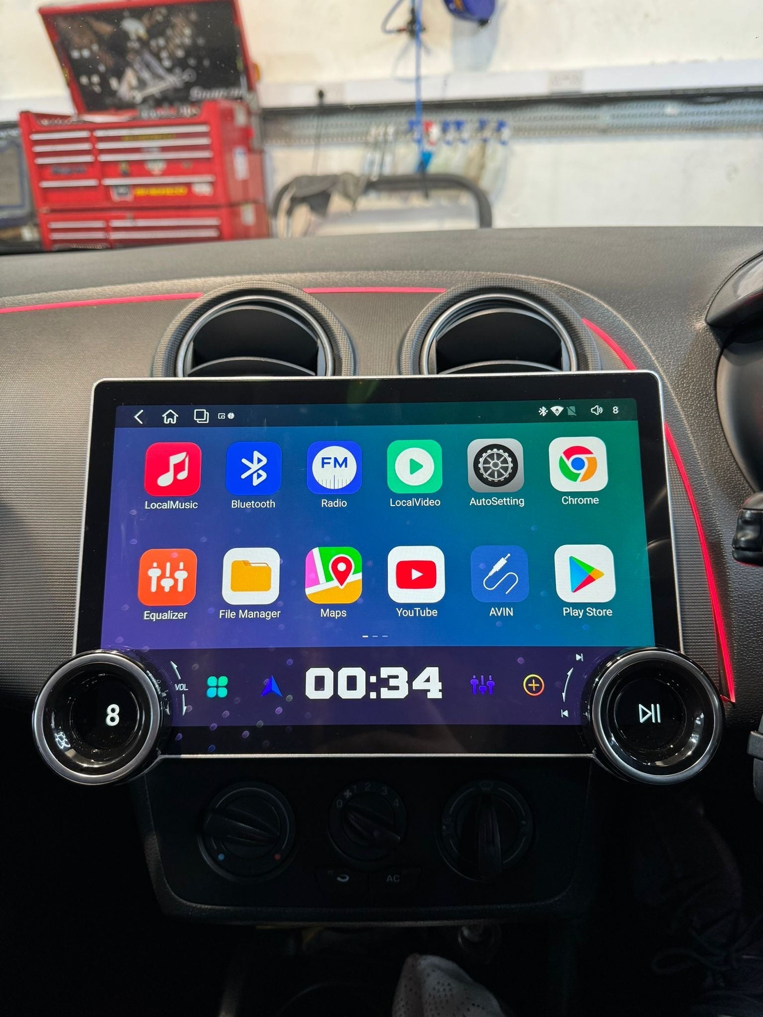 NEW 11.8" Dual Control Diamond 2K Android Screen and Wireless Apple CarPlay