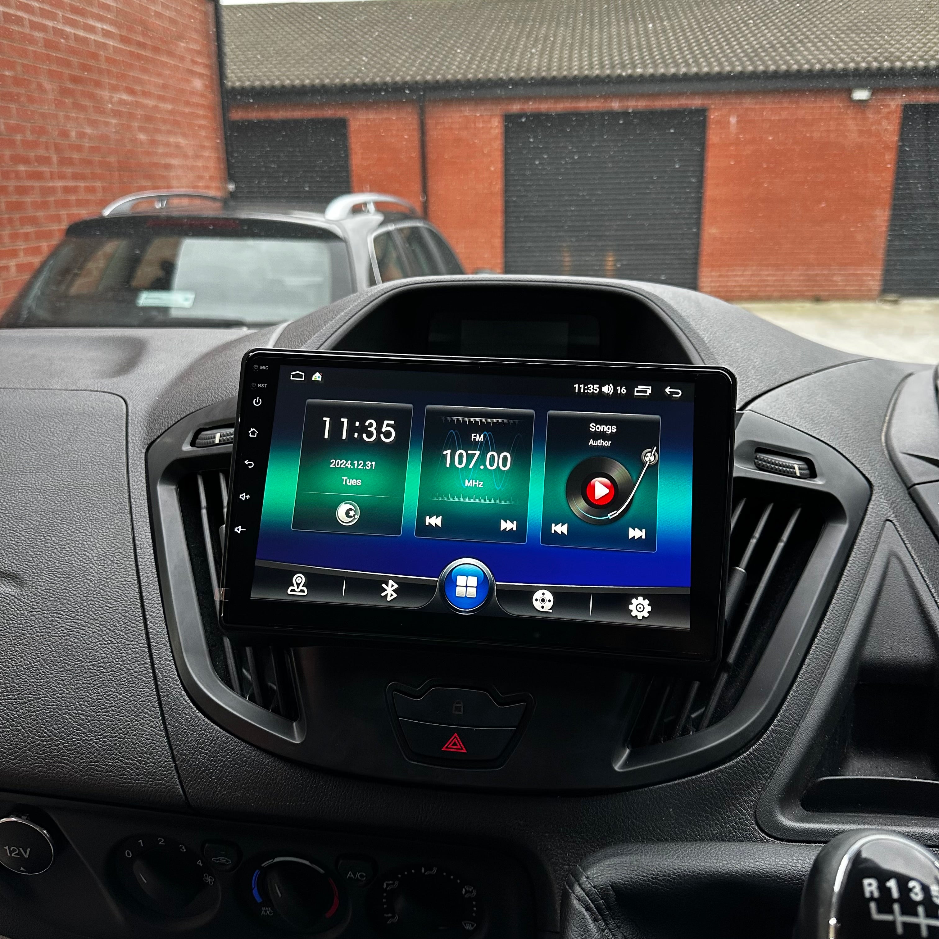 Ford Transit Custom Apple Carplay / Android Auto 9" Stereo Upgrade (2012-2018)