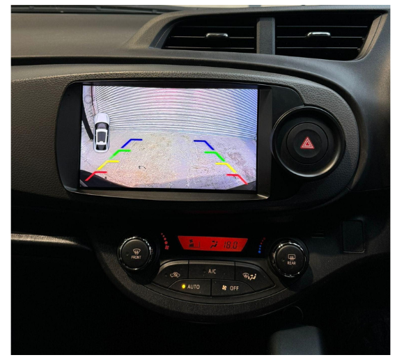 Toyota Yaris Vitz Apple Carplay / Android Auto 9" Stereo Upgrade